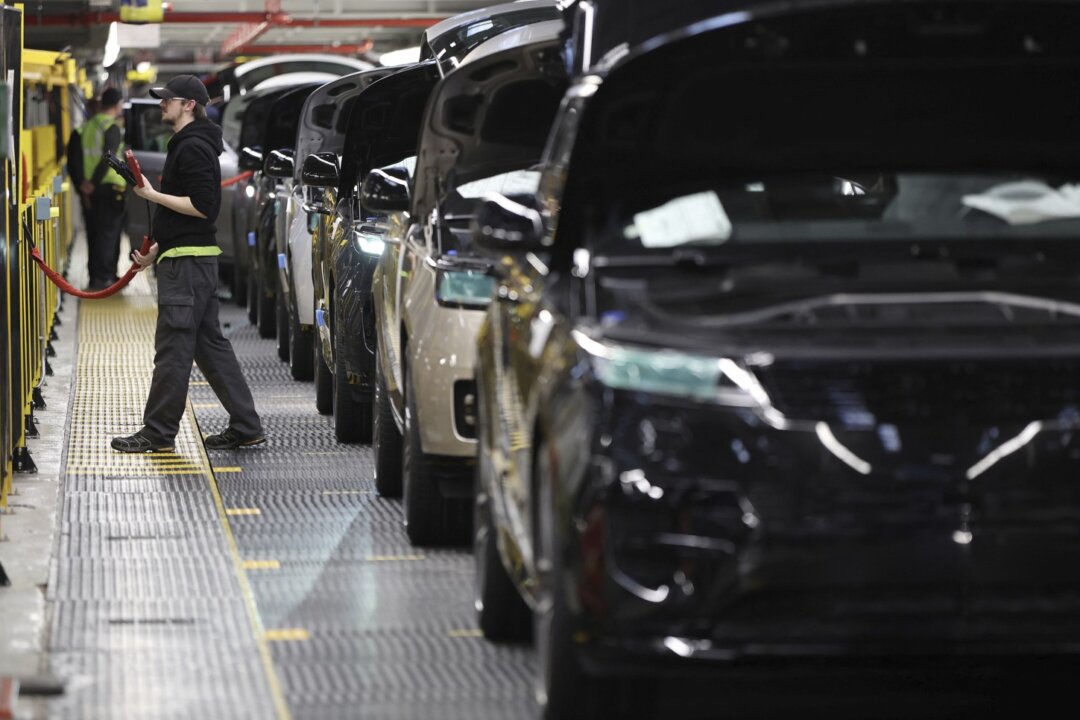 UK Auto Manufacturer Jaguar Land Rover Shedding 4,000 Jobs