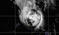 Hawaii’s Western Islands Hit by Fierce Winds From Hurricane Lowell, Leaving Extensive Damage