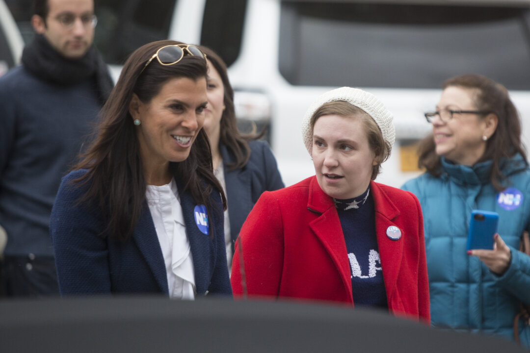 Sen. Shaheen’s Daughter Narrowly Wins Primary for Pappas’ Open House Seat