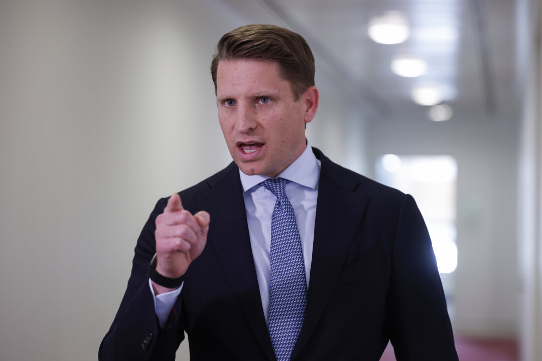 ‘Weak and Glass-Jawed’: Hastie Takes Aim at Hanson over ‘Traitor’ Row