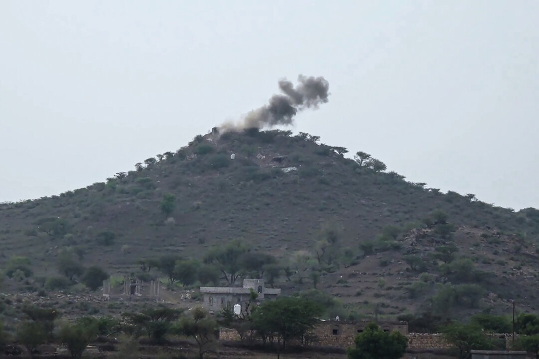 Houthis Continue Attacks on Southern Saudi Cities for 2nd Day
