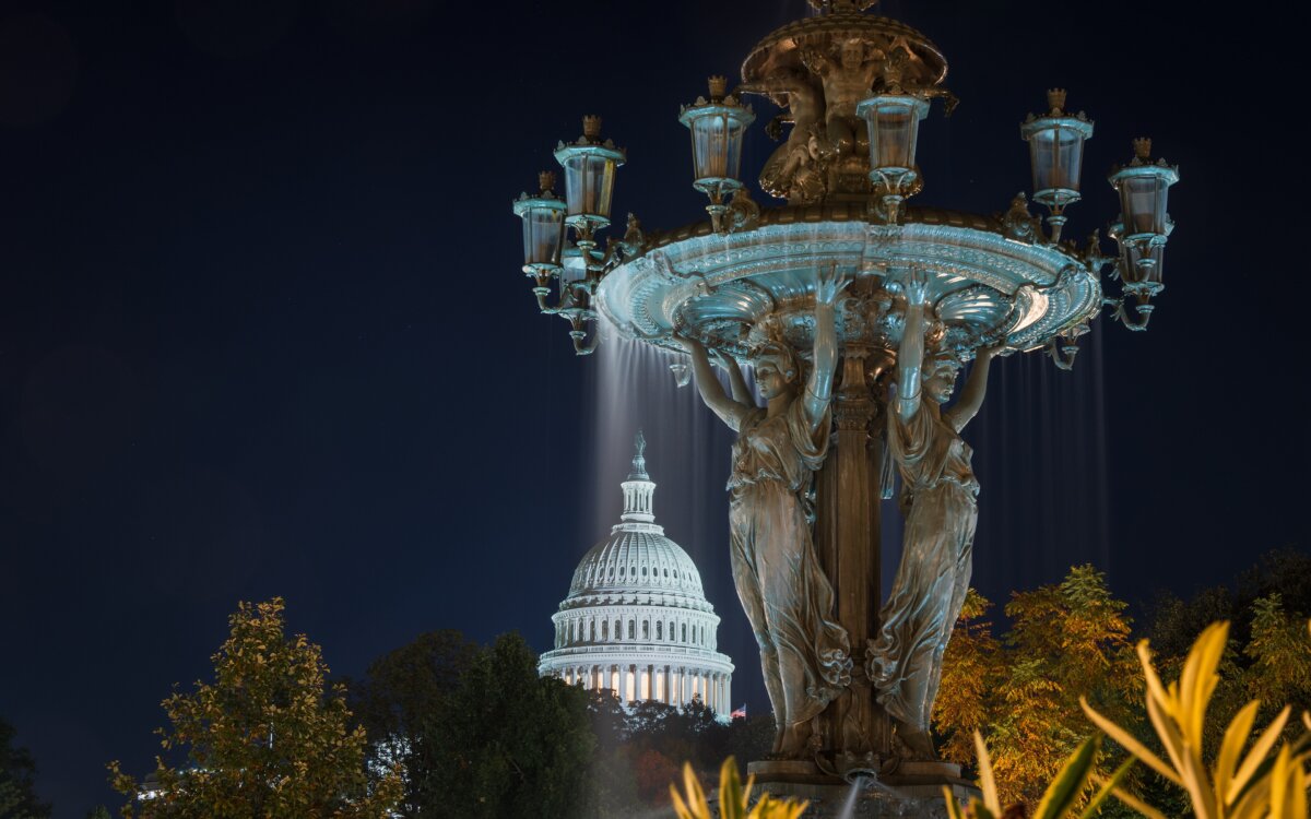 The cast iron “Bartholdi Fountain” in Washington features myriad classical motifs, including tritons, turtles, spouting fish, and nereids or seawater nymphs. (John Brighenti/CC BY 2.0)