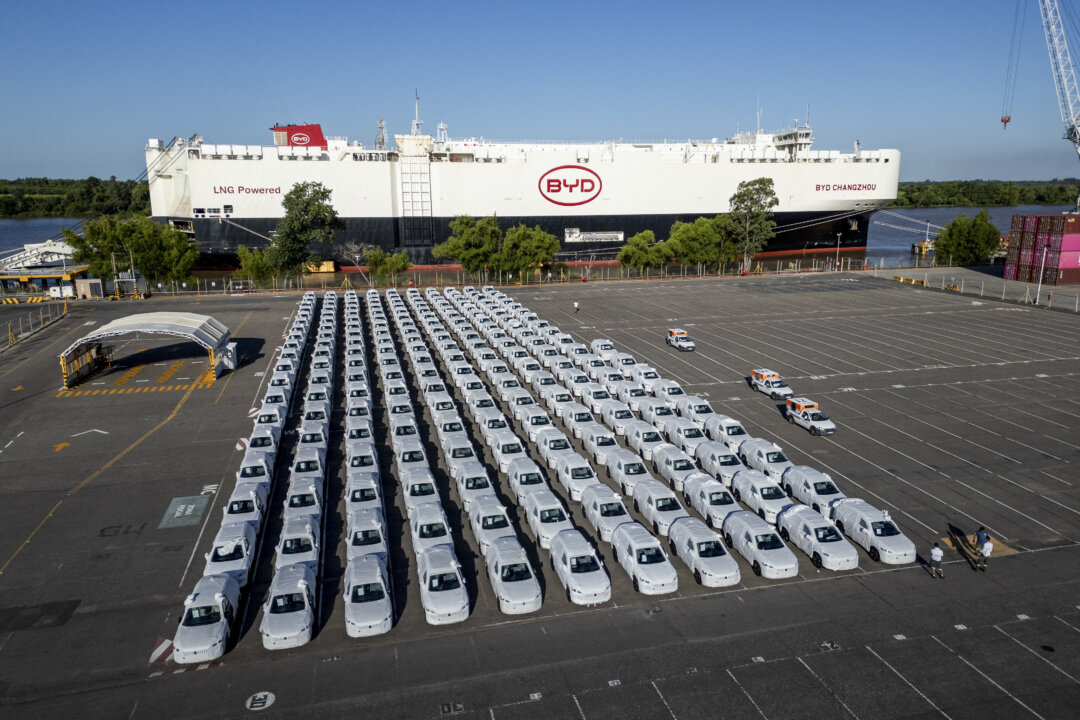 Trump Says He’s Open to Chinese Automakers Building Cars in US