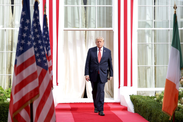 Trump, Top Lawmakers React to Calls for AI Slowdown