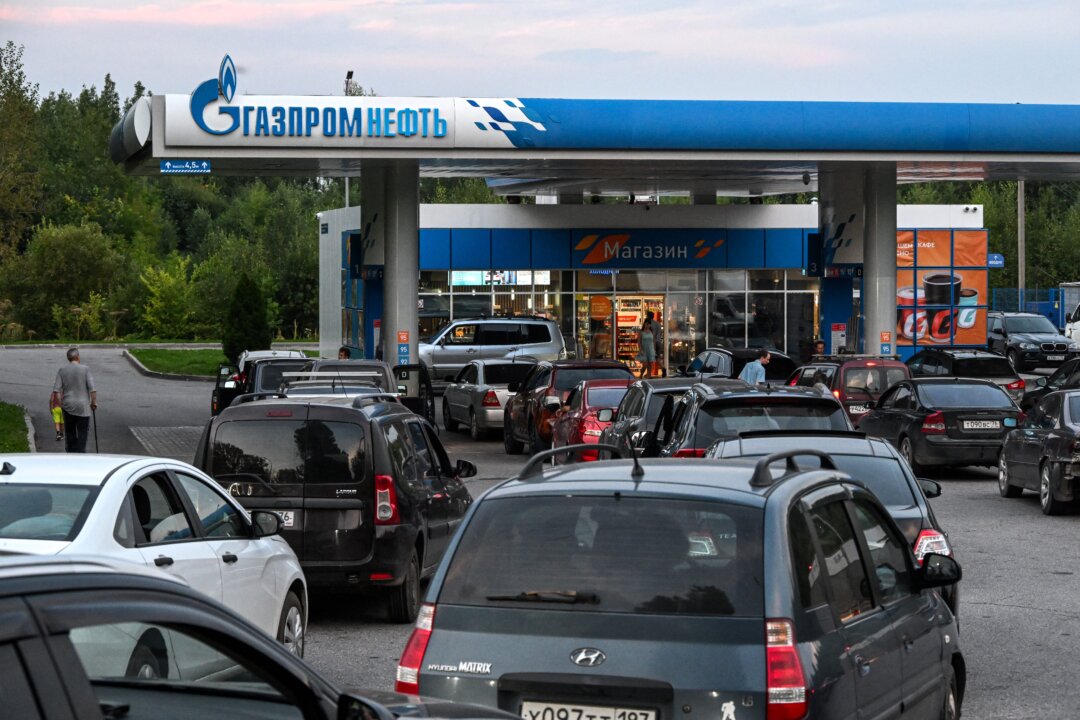 Russia Extends Diesel Export Ban for Energy Producers for Another Month