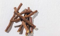 Licorice: An Ancient Root That Supports Liver and Digestive Health–and More