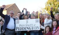 Tiny English Village Votes for Independence From UK Over Migrant Camp Plans