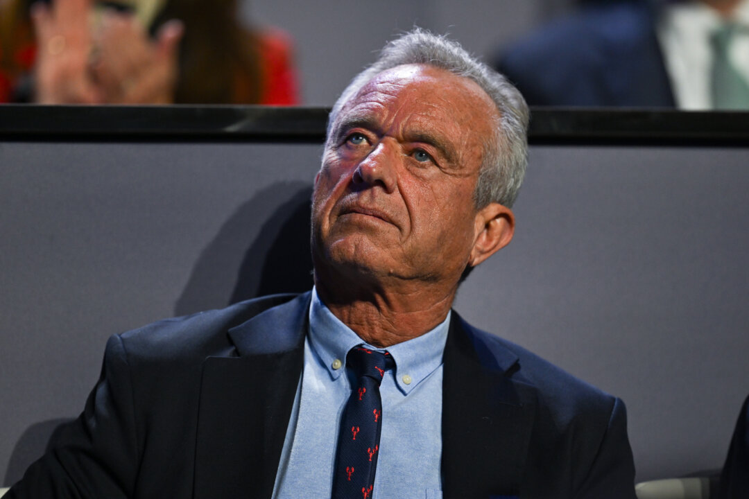 Health Agency Looking at Electromagnetic Fields, Wireless Radiation: RFK Jr.