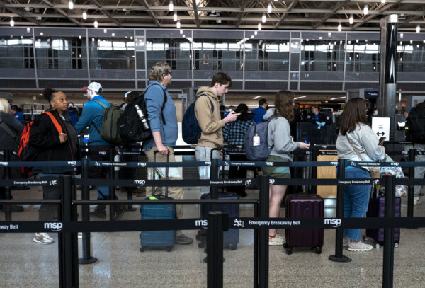 Government Can Search Phones at Border Without Warrants: Appeals Court