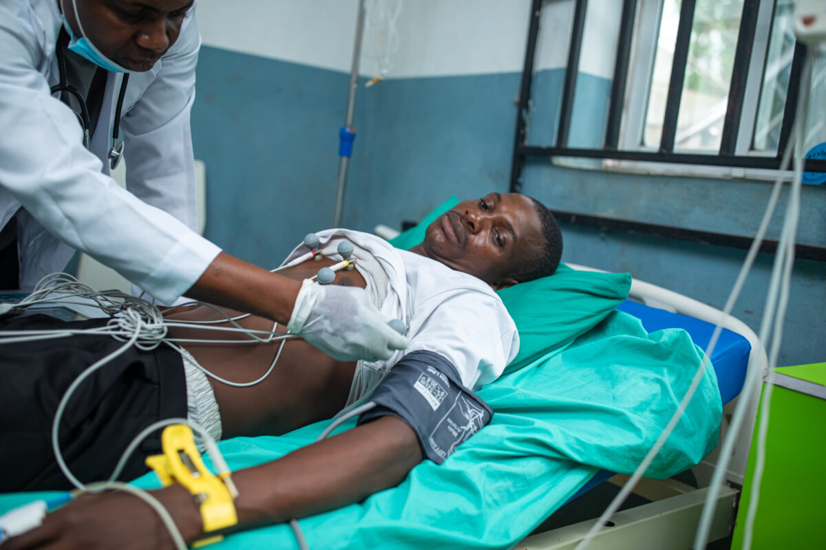 A doctor attends to a victim of a locally brewed alcoholic concoction commonly known as "Monkey Tail" at a hospital in Odigbo southern Nigeria, Thursday, Sept. 17, 2026. (Dapo Alley/AP Photo)