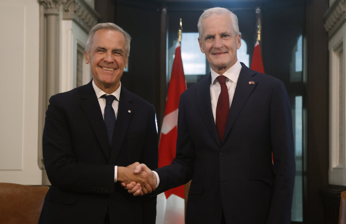 Prime Minister Mark Carney (L), shakes hands with Prime Minister of Norway Jonas Gahr Store before a meeting on Parliament Hill in Ottawa on Sept. 20, 2026. (The Canadian Press/Patrick Doyle)