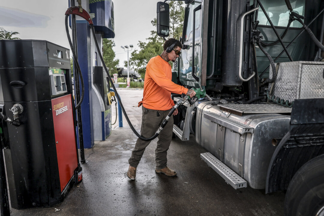 Oil Retreats on Gulf Supply Hopes Even as Diesel Markets Tighten