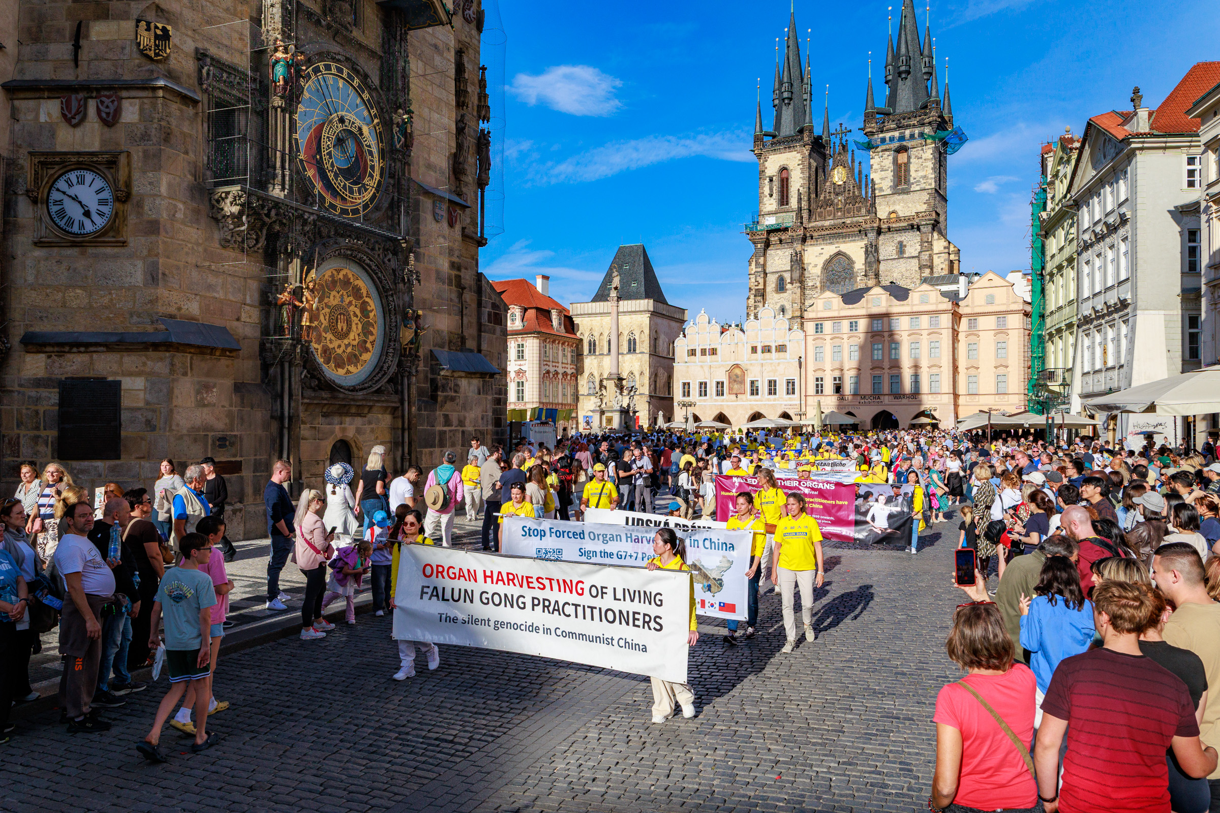  Falun Gong Parade, Star Wars Exhibit, and Oktoberfest
