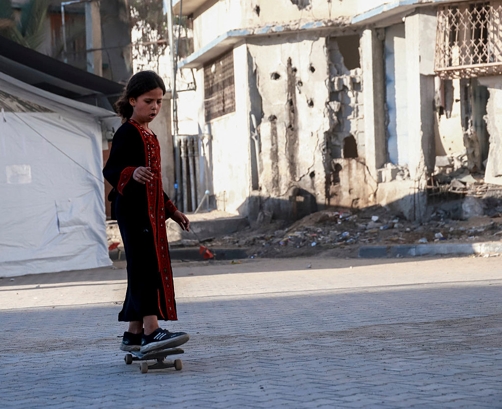 Gaza-Children-Skate-Amid-War