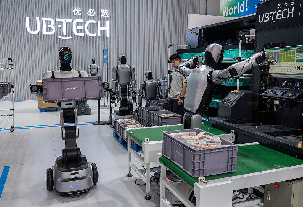 Beijing Holds World Robot Conference