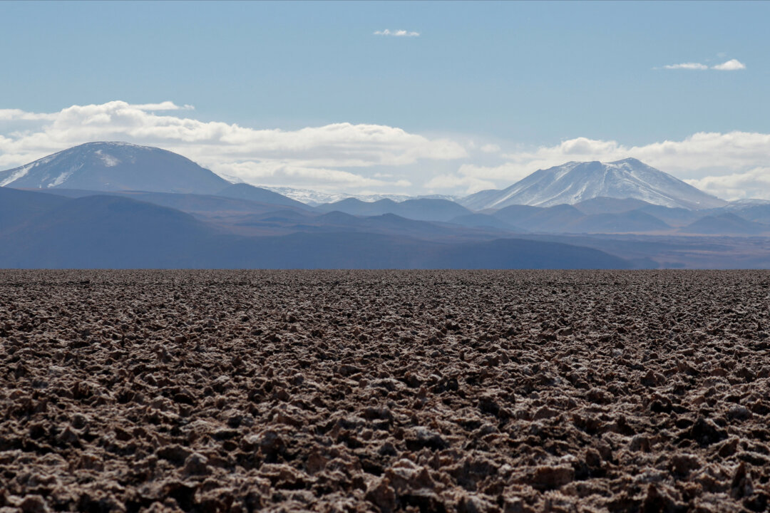 Cover image for US to Invest up to $7 Billion in Argentina’s Minerals, Energy Sectors