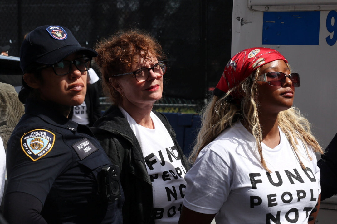 Actress Susan Sarandon Among 30 Arrested Protesting Against Netanyahu in New York