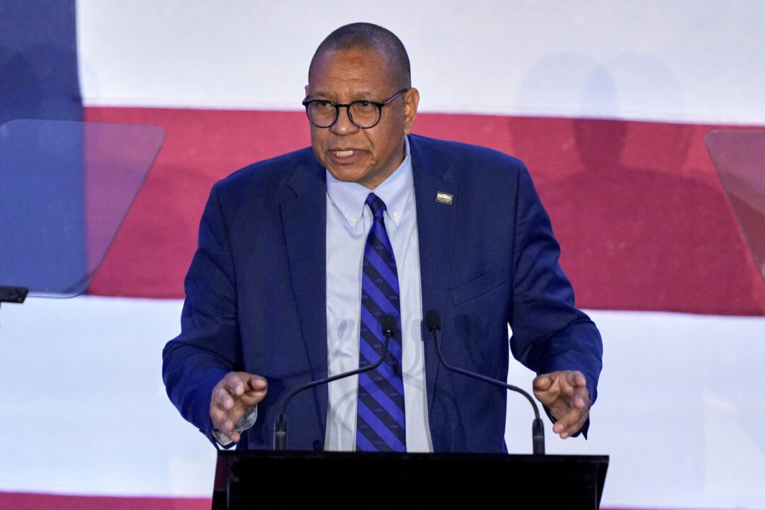 New Jersey Lieutenant Governor Resigns After Ethics Probe
