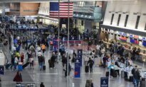 Air Traffic Controllers Set to Receive 2.8 Percent Raise