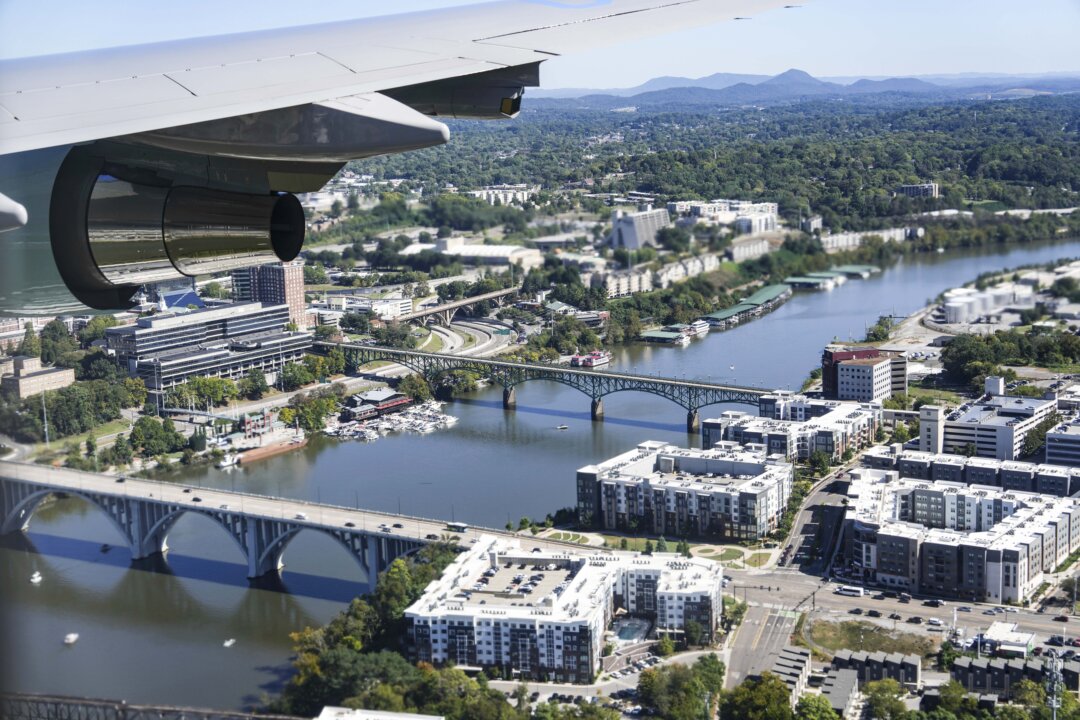 Air Force One Flies Over Neyland Stadium Ahead of Texas–Tennessee Game