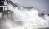 Nor’easter Leaves Over 100,000 Without Power, Cancels Hundreds of Flights