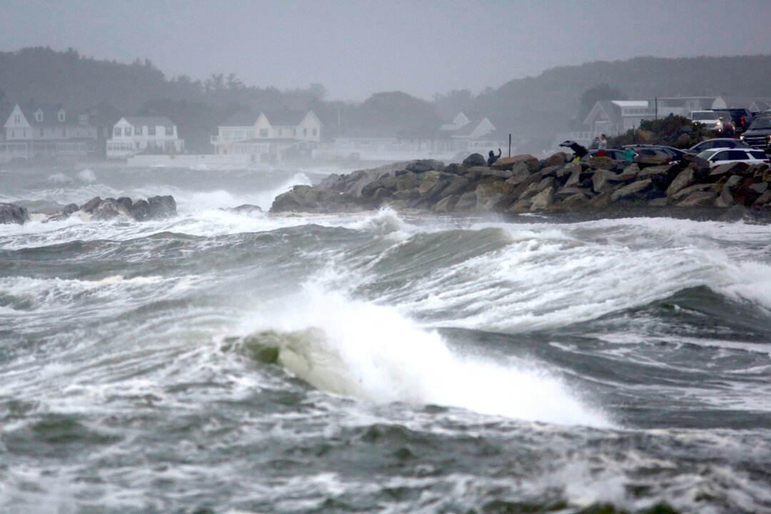 Nor’easter Delivers Destructive Winds, Floods in Northeast US