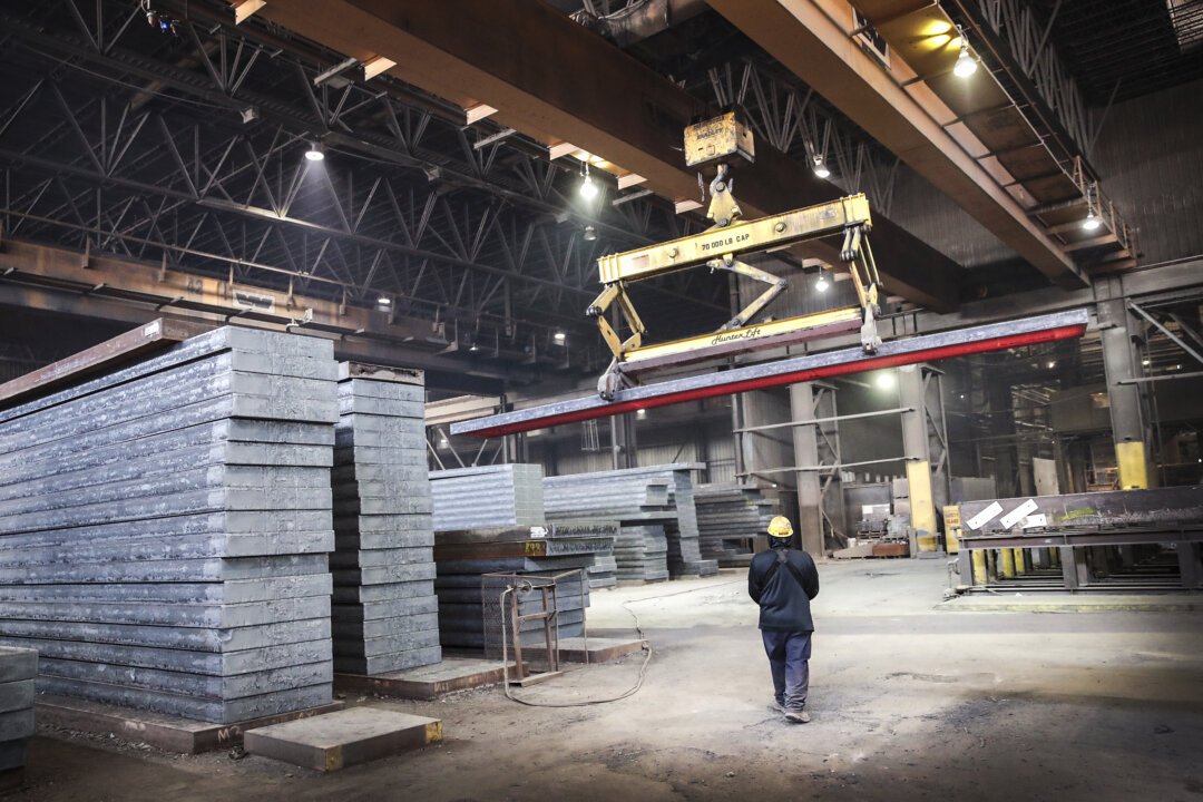 Trump Announces Largest Ever US Steel Plant