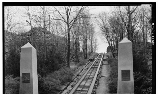 How the 50th Celebration of the Revolution Led to the First US Railroad