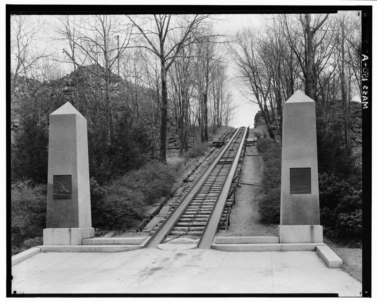 A view of the incline to the Granite Railway, Pine Hill Quarry from the northwest in April 1934. Library of Congress. (Public Domain)