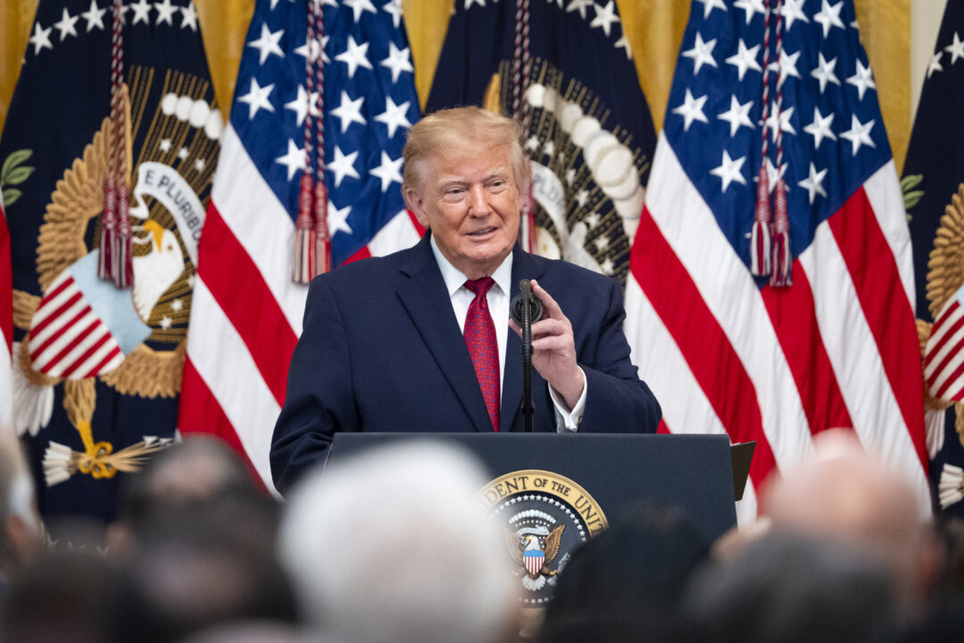 Trump Renews $5,000 Pledge if Republicans Retain Congress