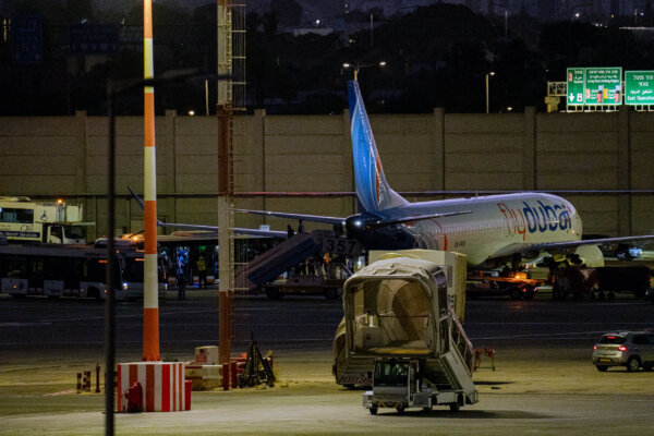 Wounded Pilot, Passenger Save Flydubai Flight; Hegseth Shares Updates at ‘State of the Force’ | NTD Good Morning (Oct. 1)