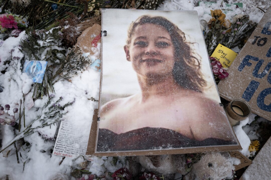 Relatives of Renee Good Sue Government, ICE Agents Over Fatal Shooting