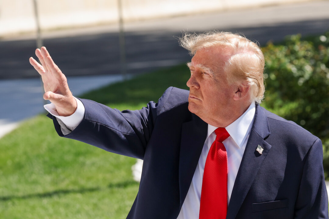 Trump Says He Regrets Nominating Barrett, Kavanaugh, Gorsuch to Supreme Court
