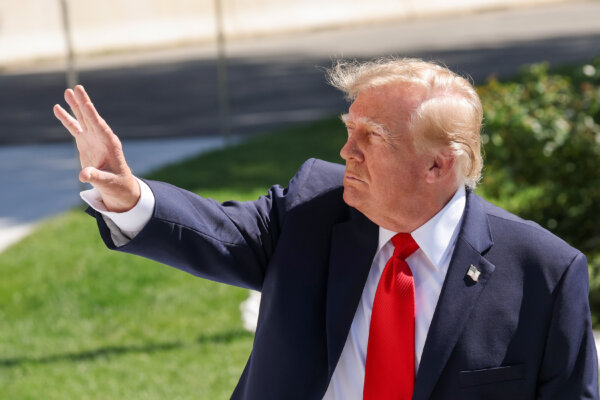 Trump Says He Regrets Nominating Barrett, Kavanaugh, Gorsuch to Supreme Court