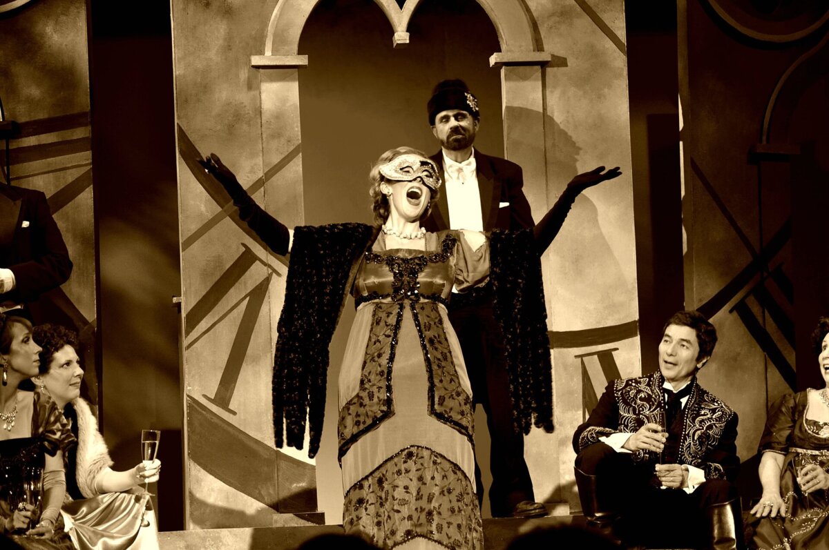 A production of "Die Fledermaus" by Opera in the Heights. (jjsala/CC BY 2.0)