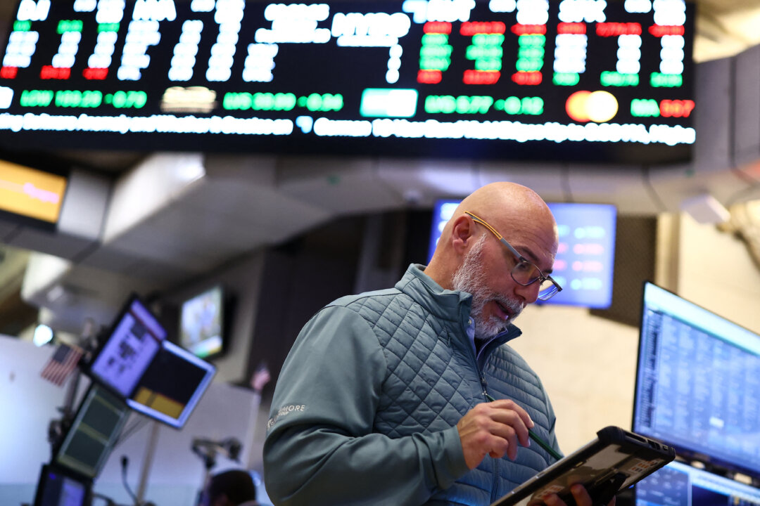 Wall Street Review: Soft Jobs Report Cuts Rate-Hike Bets, Lifting Stocks Friday