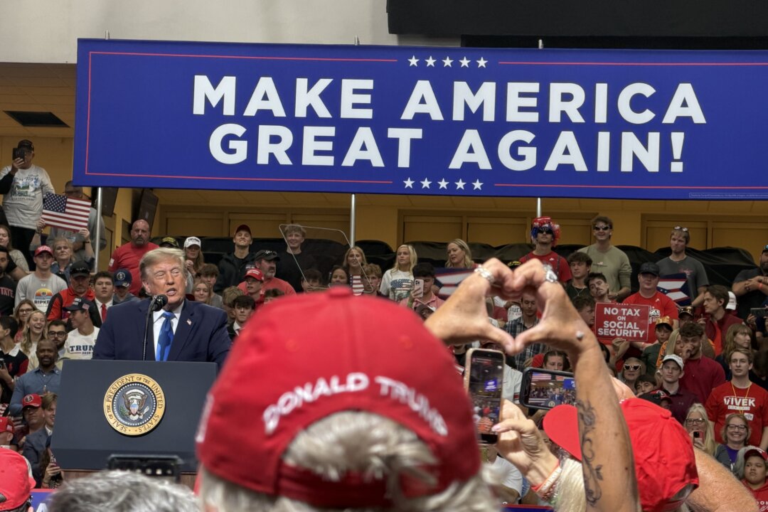Trump Urges Ohioans to Pass Voter ID Issue, Support GOP Candidates