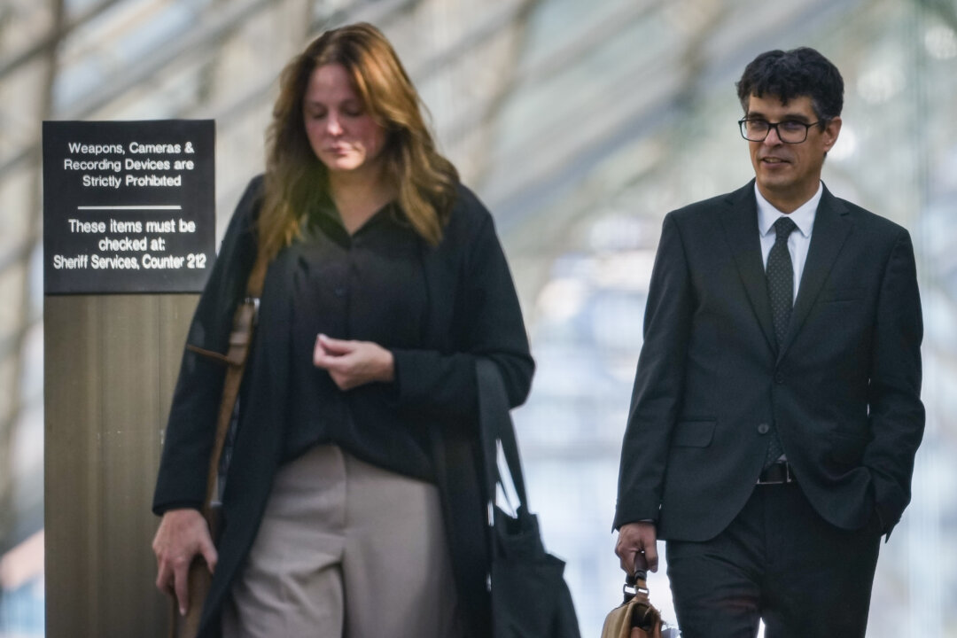 Galloway ‘Ashamed’ of Affair, but Says No Prohibition on Faculty-Staff Relationships