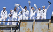 Day in Photos: USS Abraham Lincoln Returns, Mural Honors Ukrainian Soldiers, and Crew Dragon Landing