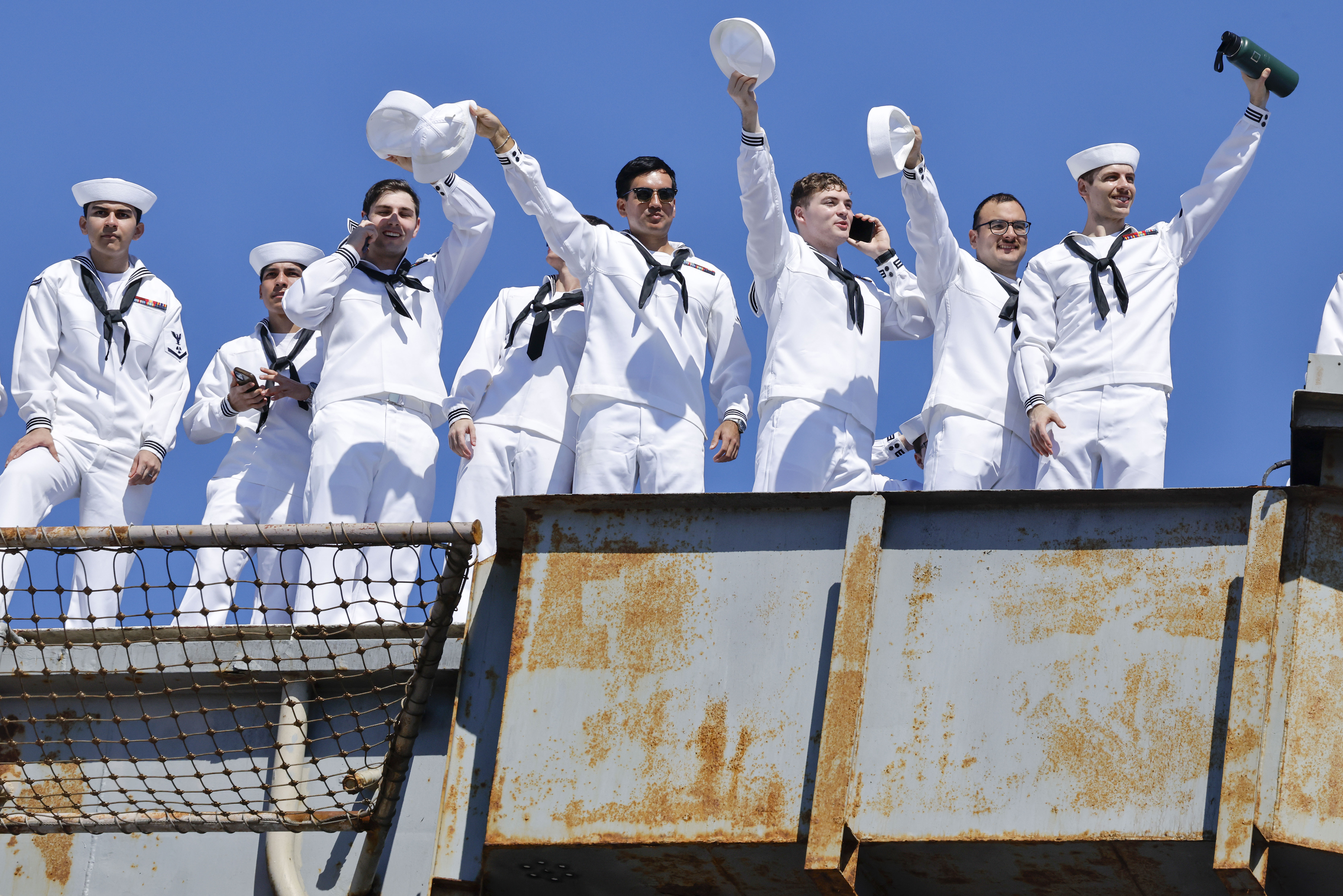 USS Lincoln Returns After 265-Day Deployment; El-Sayed, Rogers Clash in Michigan Senate Race Debate | NTD Good Morning (Oct. 9)