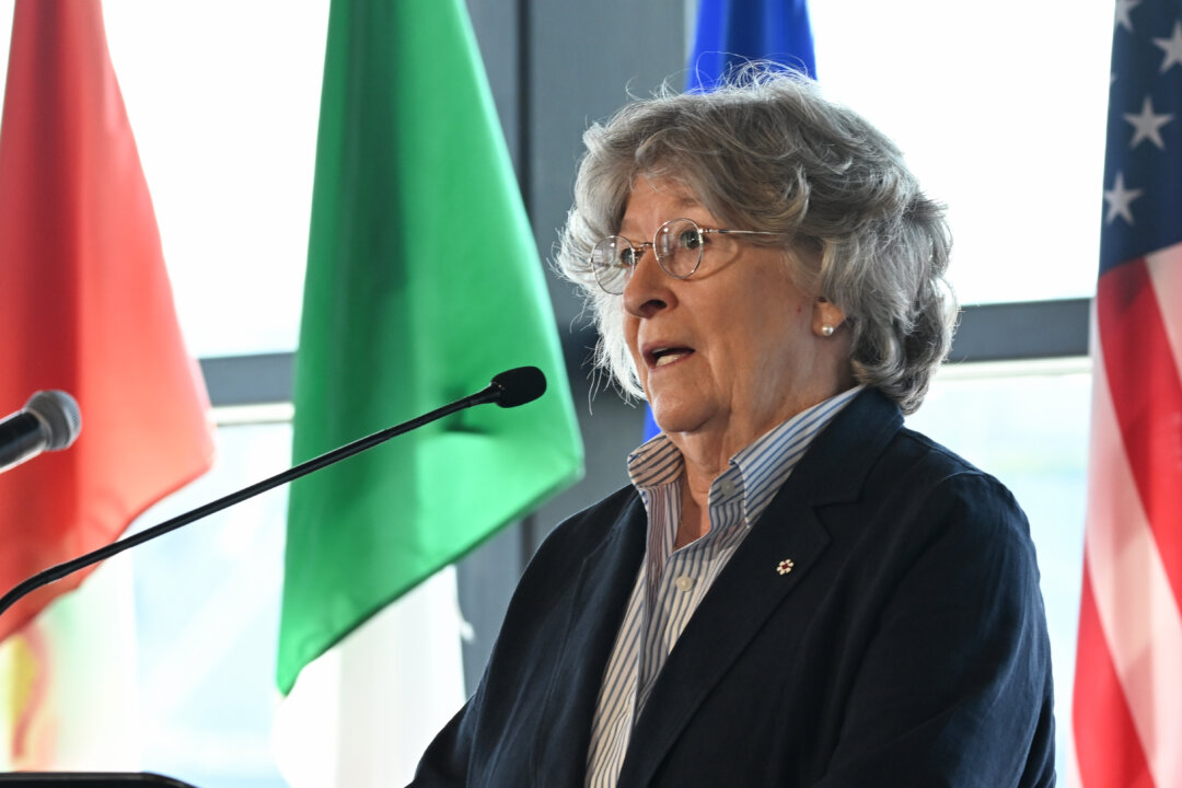 Cover image for Governor General Questions PQ’s Ability to End Monarchy Ties in Quebec