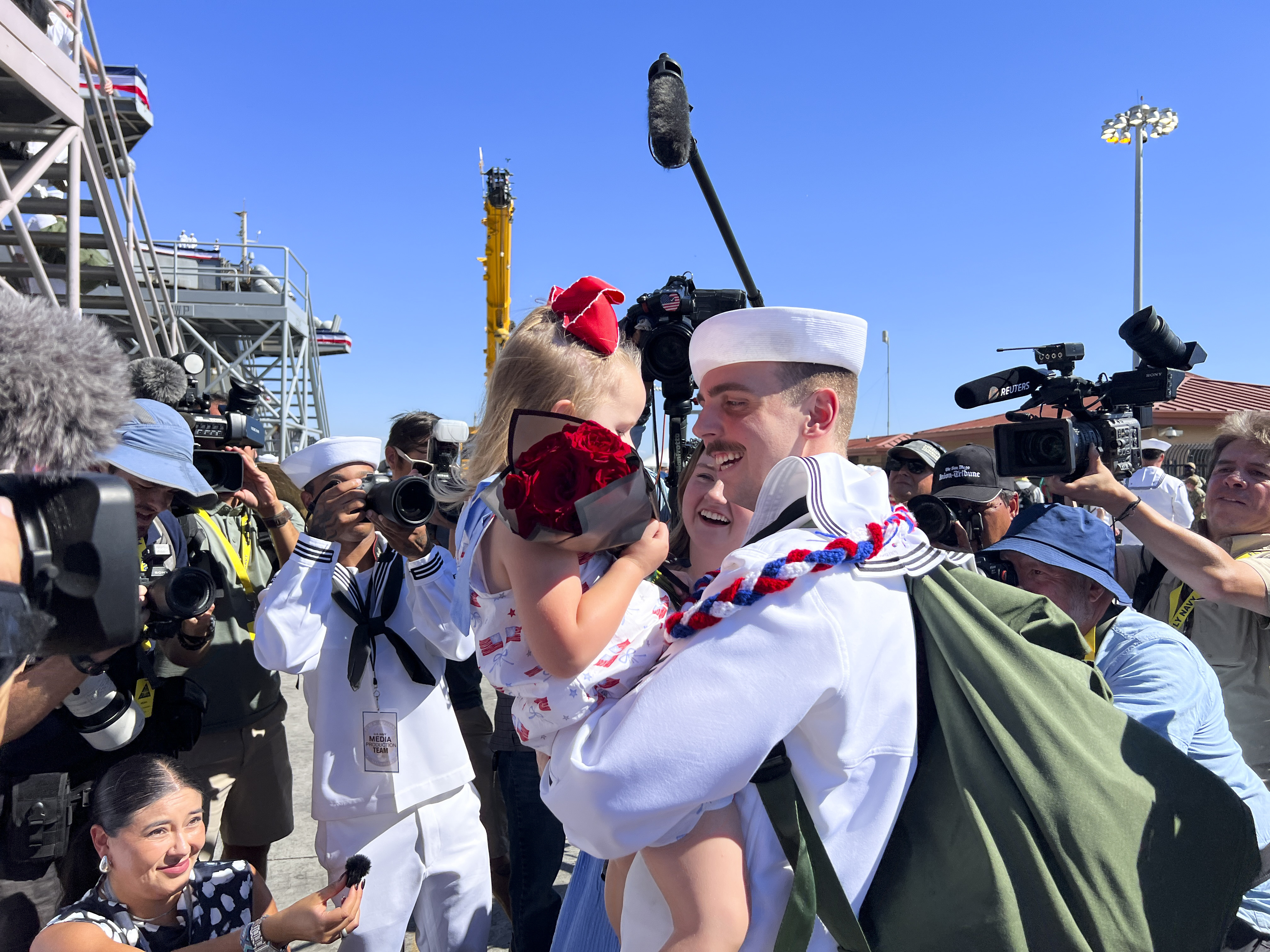 USS-Abraham-Lincoln-Return-Brad-Jones-IMG_2161-vs