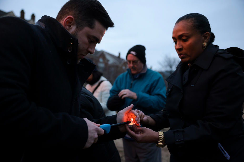 Candlelit Vigil Held For Victims Of DCA Midair Collision