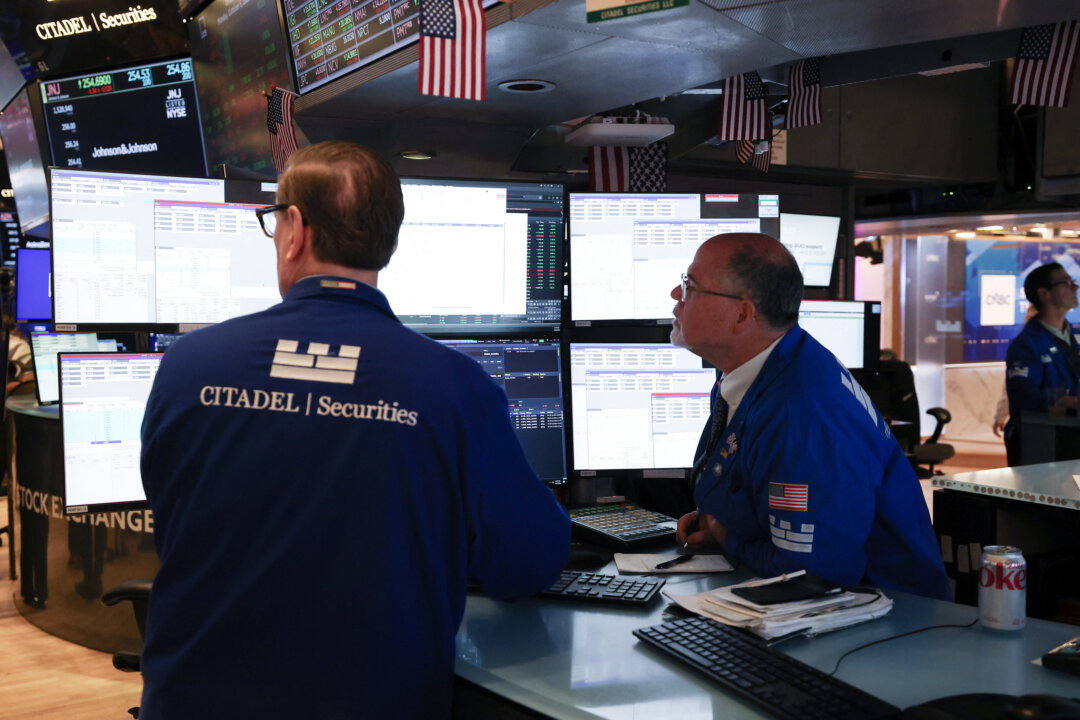 Wall Street Review: S&P 500 Closes Near All-Time High