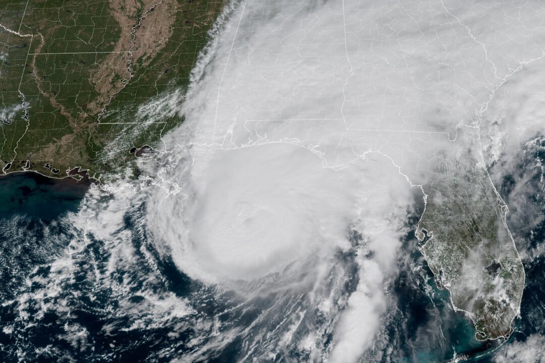 DeSantis Gives Major Update on Hurricane Isaias