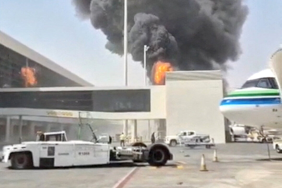 US, UK, Canada Urge Citizens to Avoid Saudi Airport After Houthi Terror Attack