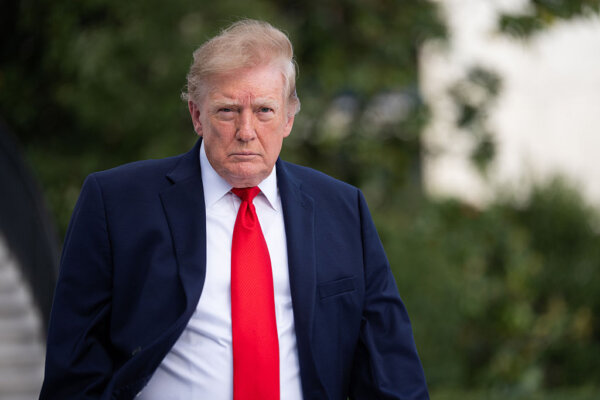 Trump Signs Order Waiving Russia-Related Sanctions