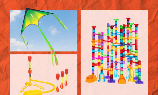 Toys for Kids That Encourage Fun and Play Beyond the Screen