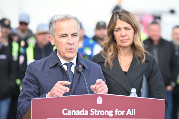Smith, Carney Clash Over Non-Separation Referendum Questions