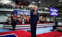 Trump Campaigns in Alaska, Signs Pardons, Promises Checks If GOP Wins Midterm Elections